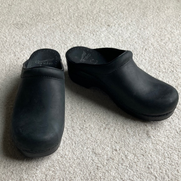 Dansko Shoes - dansko 37 mule us 6.5-7